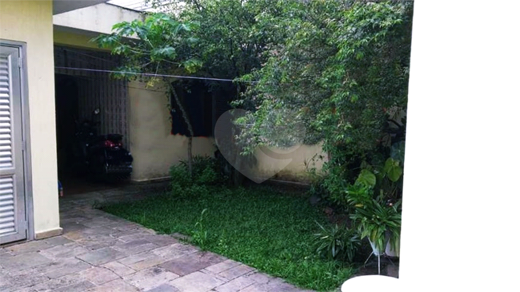 Casa térrea ao lado do Metrô. 5 minutos a pé. Maravilhoso