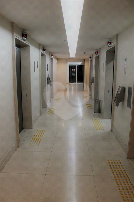 Salas Comercial ALPHAVILLE