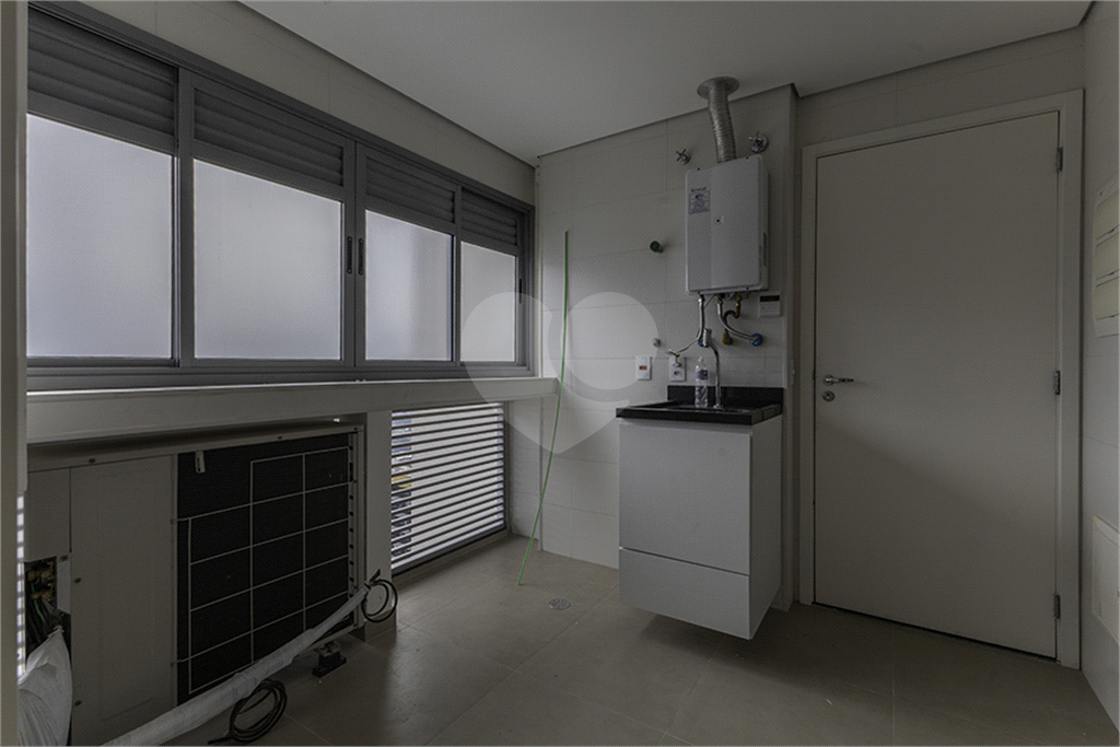 Imóvel 186m² sala de estar de 3 ambientes, 3 suítes, 3 vagas condomíno novo com lazer completo impecável Vila Romana