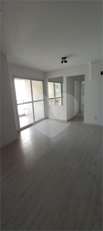 Apartamento com sacada - metrô Tucuruvi - NOVO