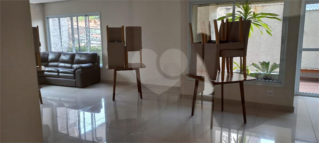 Apartamento com sacada - metrô Tucuruvi - NOVO