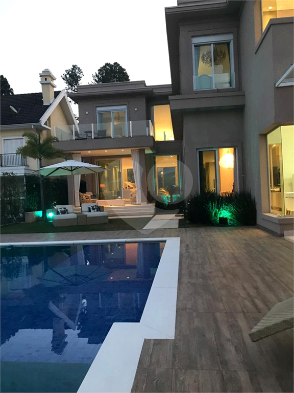 casa em alto padrão com 720 m2 em alphaville