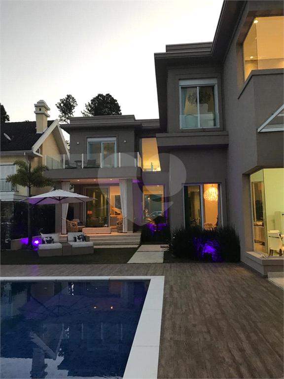 casa em alto padrão com 720 m2 em alphaville