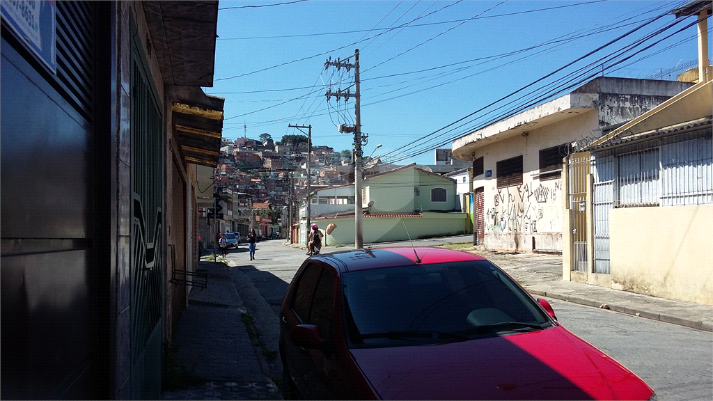 ótimo sobrado com quintal amplo