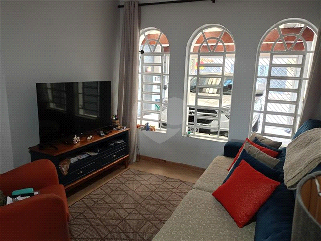 SOBRADO COM 3 DORM, 1 SUITE E 2 VAGAS DE GARAGEM