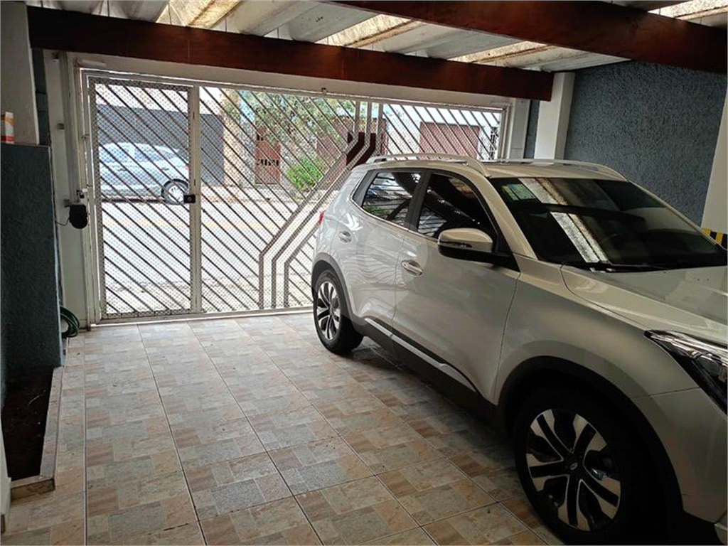 SOBRADO COM 3 DORM, 1 SUITE E 2 VAGAS DE GARAGEM