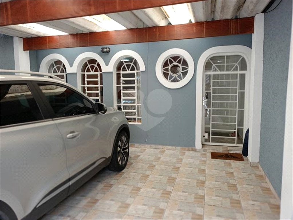 SOBRADO COM 3 DORM, 1 SUITE E 2 VAGAS DE GARAGEM
