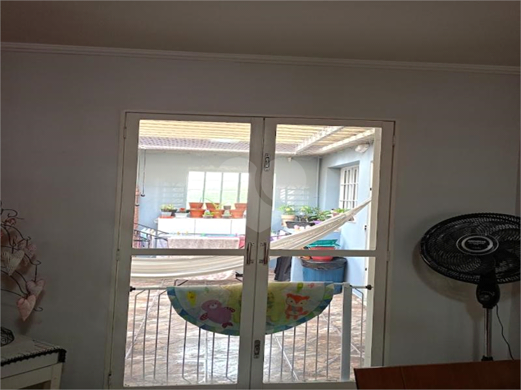 SOBRADO COM 3 DORM, 1 SUITE E 2 VAGAS DE GARAGEM