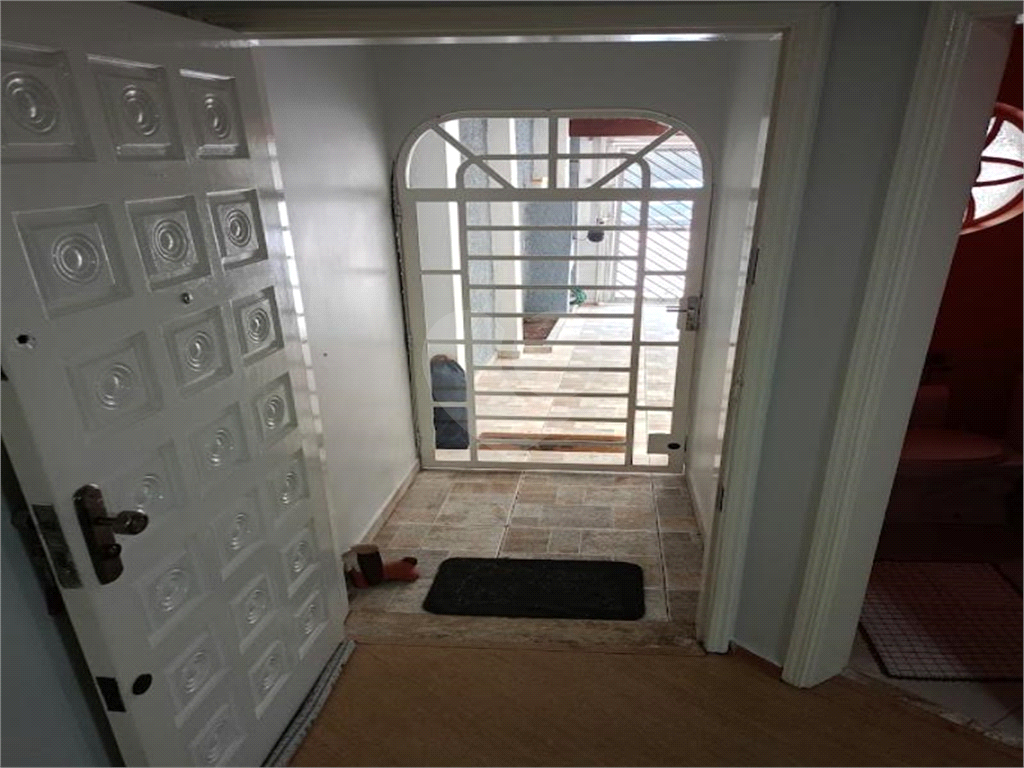 SOBRADO COM 3 DORM, 1 SUITE E 2 VAGAS DE GARAGEM