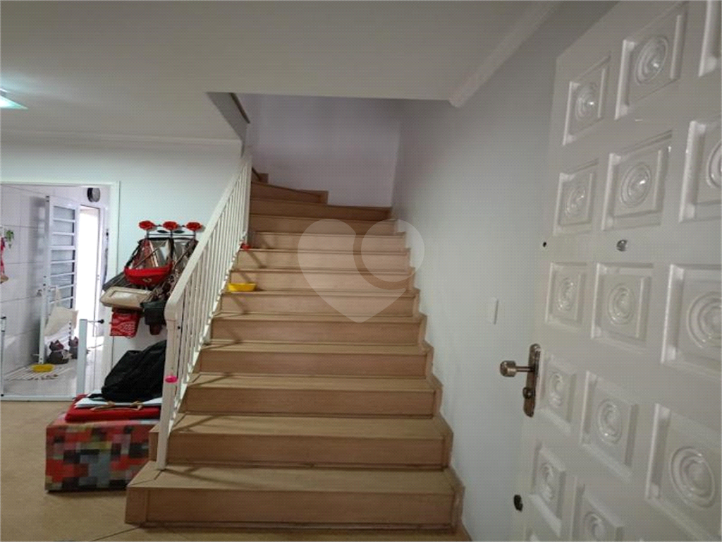 SOBRADO COM 3 DORM, 1 SUITE E 2 VAGAS DE GARAGEM