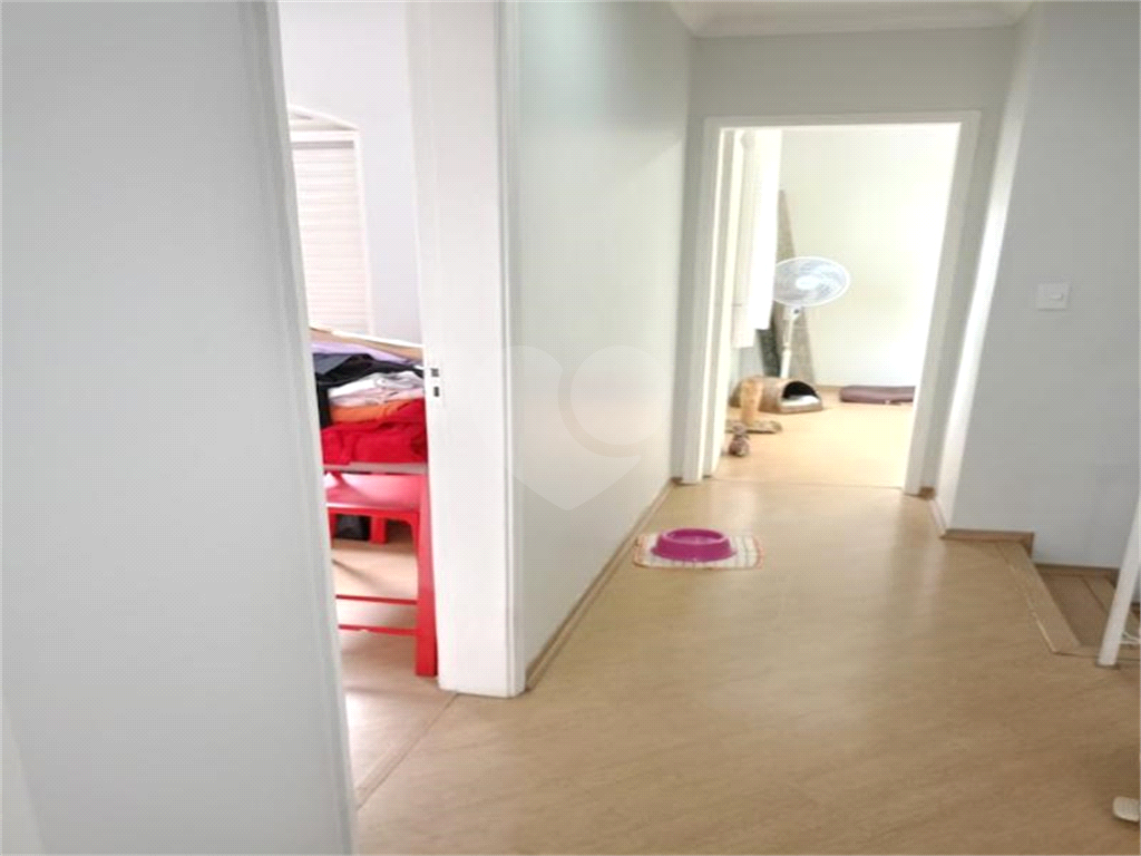 SOBRADO COM 3 DORM, 1 SUITE E 2 VAGAS DE GARAGEM