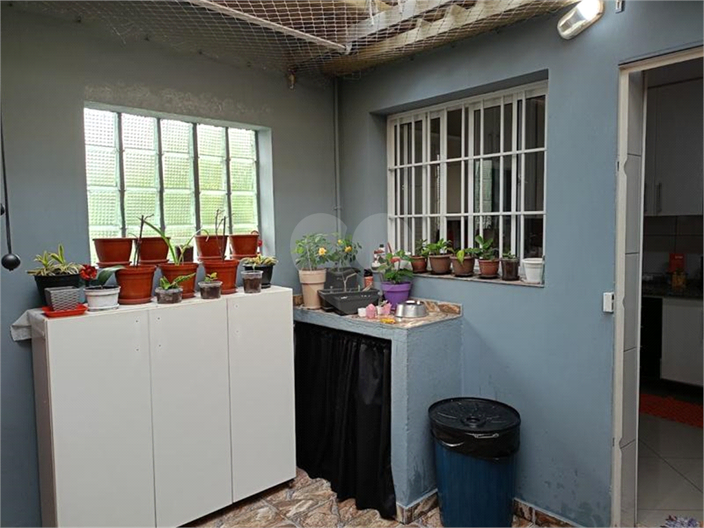 SOBRADO COM 3 DORM, 1 SUITE E 2 VAGAS DE GARAGEM