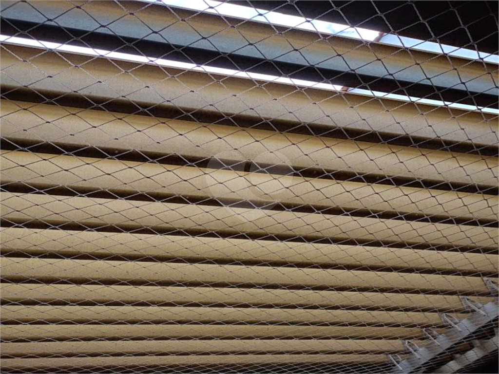 SOBRADO COM 3 DORM, 1 SUITE E 2 VAGAS DE GARAGEM