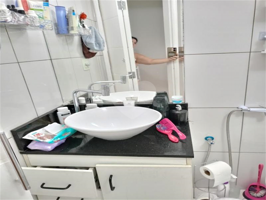 SOBRADO COM 3 DORM, 1 SUITE E 2 VAGAS DE GARAGEM