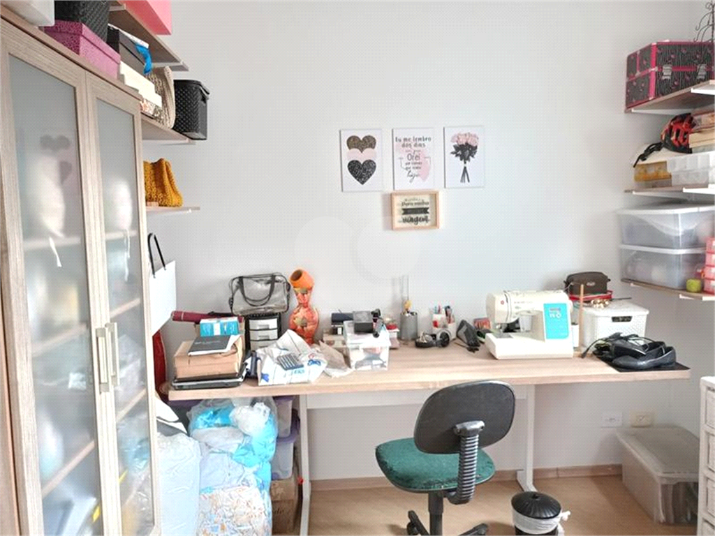 SOBRADO COM 3 DORM, 1 SUITE E 2 VAGAS DE GARAGEM