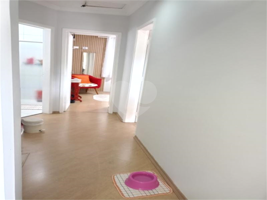 SOBRADO COM 3 DORM, 1 SUITE E 2 VAGAS DE GARAGEM