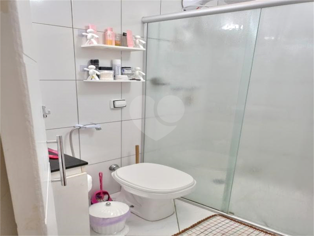 SOBRADO COM 3 DORM, 1 SUITE E 2 VAGAS DE GARAGEM