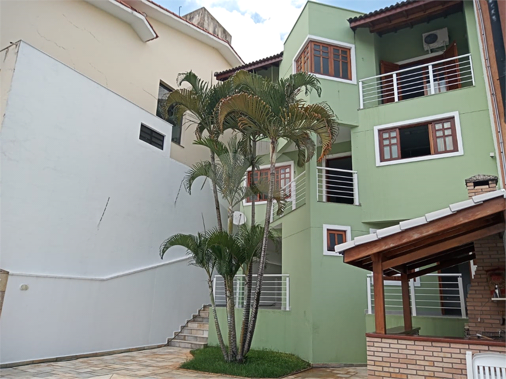 Sobrado à venda com 4 quartos, 500m² - Foto 1