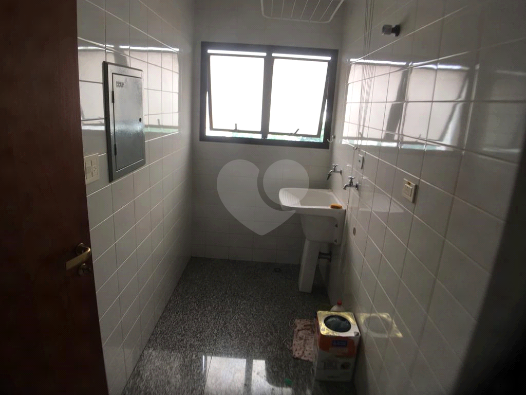 APARTAMENTO GRANDE E EXCELENTE LOCALIZAÇÃO