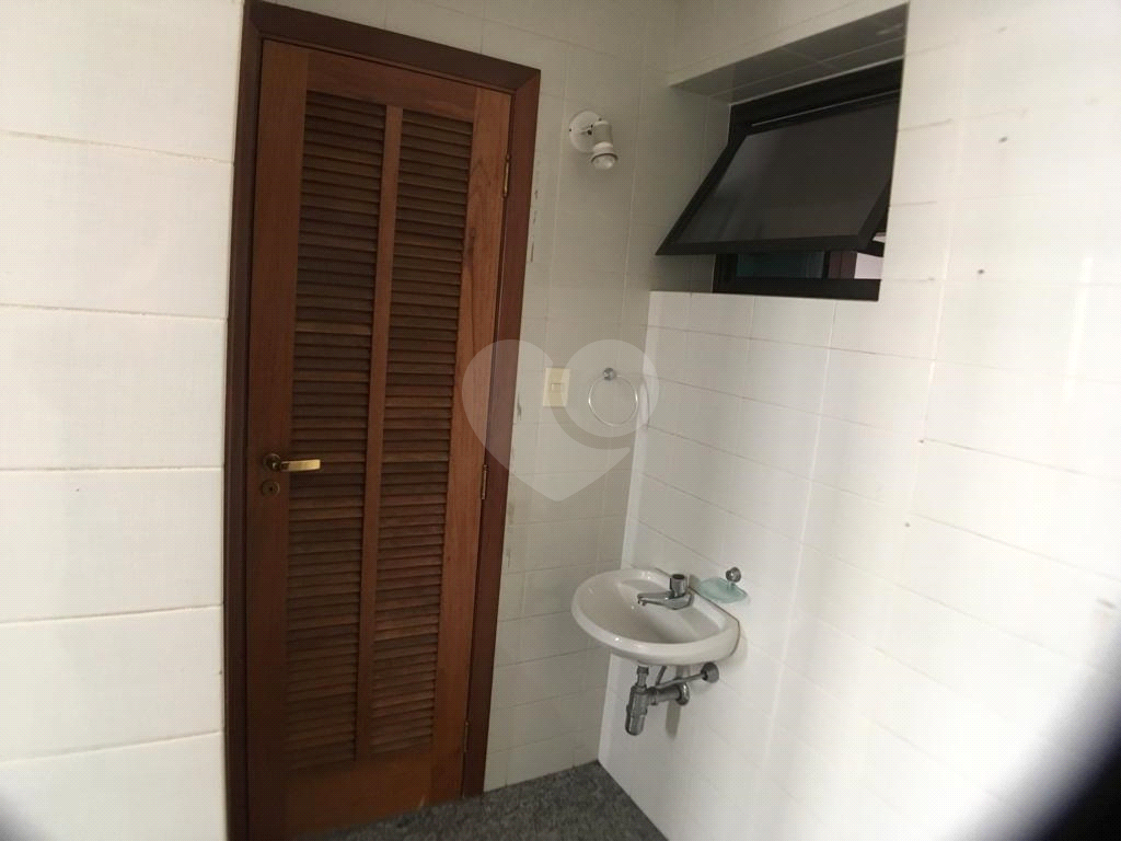 APARTAMENTO GRANDE E EXCELENTE LOCALIZAÇÃO