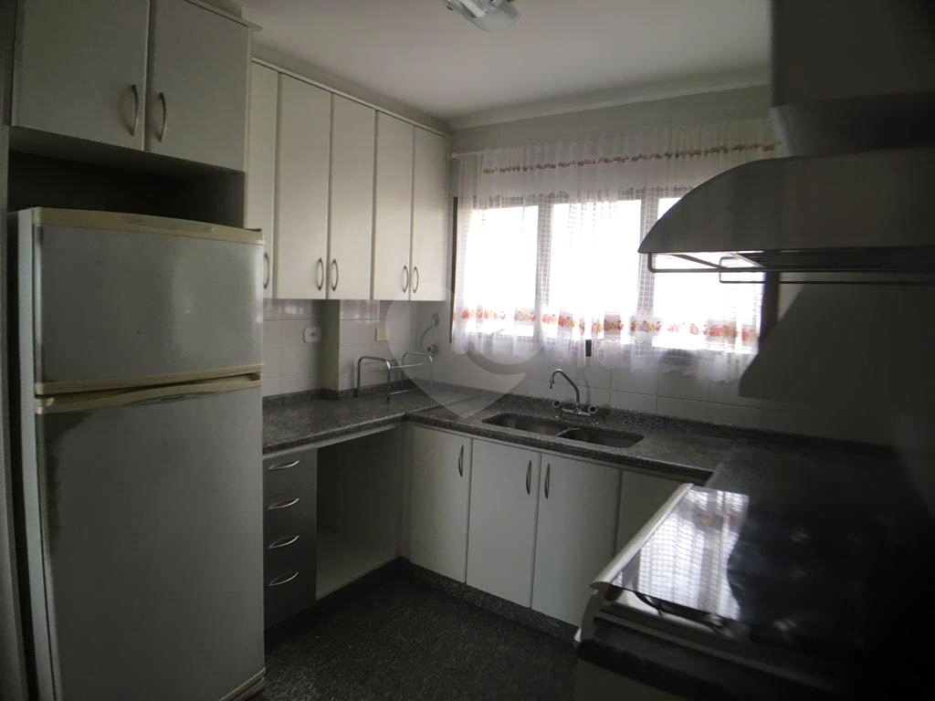 APARTAMENTO GRANDE E EXCELENTE LOCALIZAÇÃO
