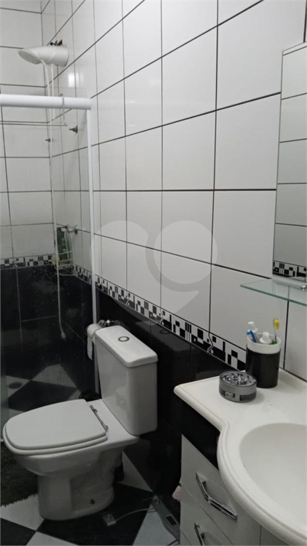 Sobrado em condomínio fechado a 700 metros do Metrô.
