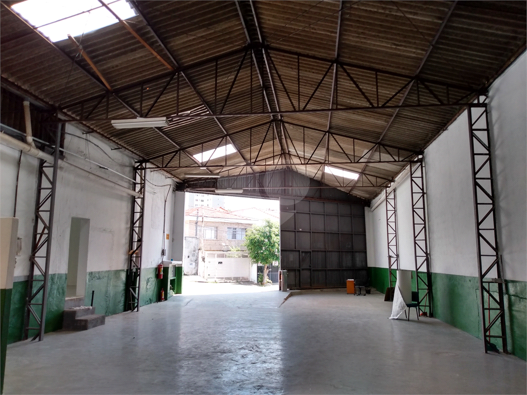 Galpão todo reformado com 445m² localizado na zona sul, entre Jardim da Saúde e Sacomã

