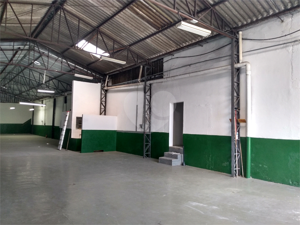 Galpão todo reformado com 445m² localizado na zona sul, entre Jardim da Saúde e Sacomã

