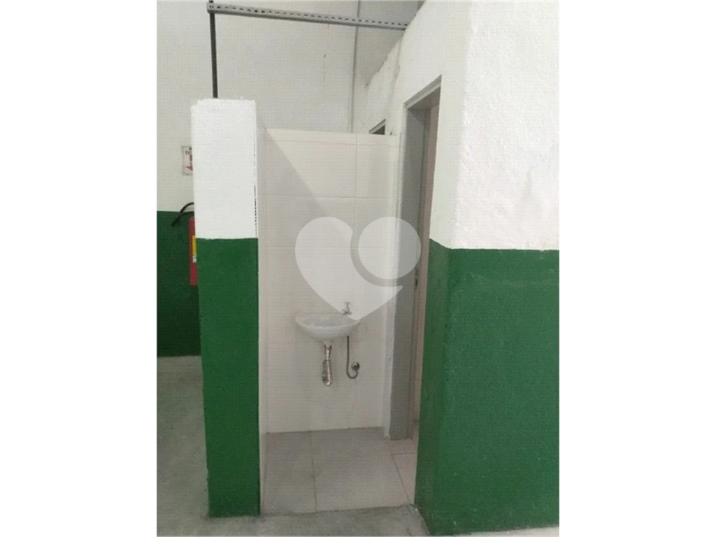 Galpão todo reformado com 445m² localizado na zona sul, entre Jardim da Saúde e Sacomã

