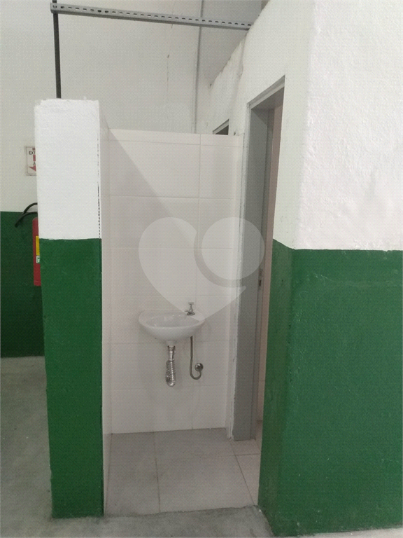 Galpão todo reformado com 445m² localizado na zona sul, entre Jardim da Saúde e Sacomã

