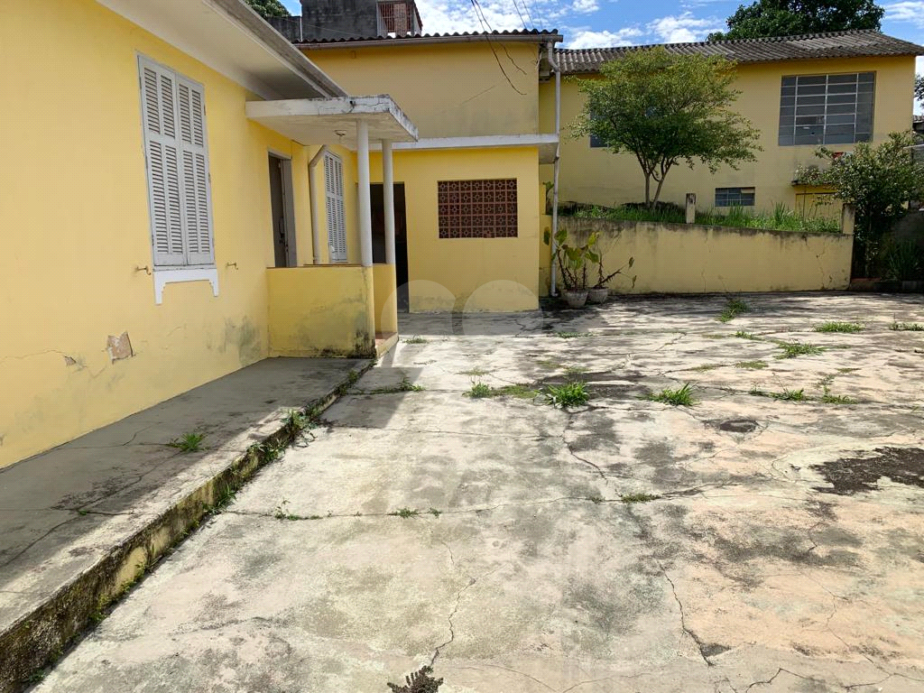 Terreno à venda com 3 quartos, 288m² - Foto 2