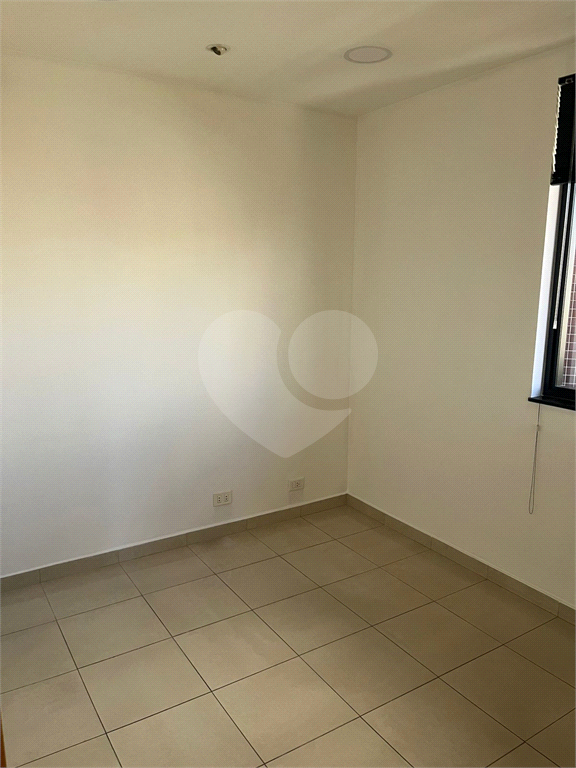 Sala comercial proximo ao metro Santana para venda