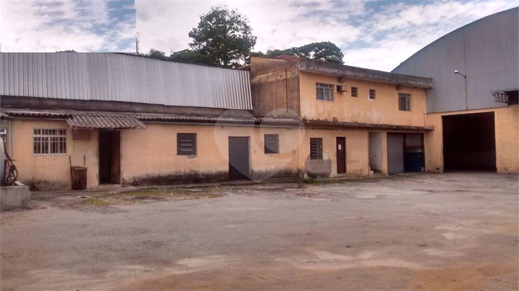 Galpão no Jaguaré 1.100 metros de terreno escritório grande pátio para manobras próximo a Marginal!!