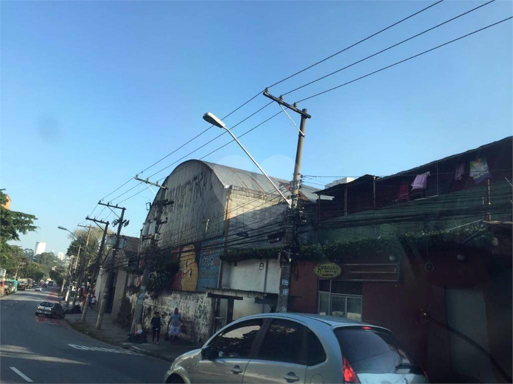 Galpão no Jaguaré 1.100 metros de terreno escritório grande pátio para manobras próximo a Marginal!!