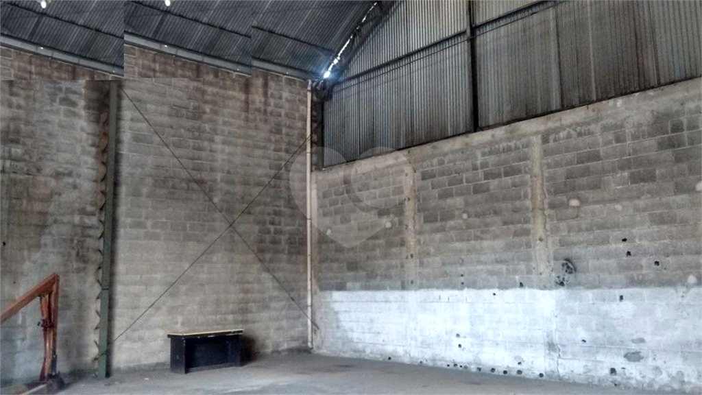 Galpão no Jaguaré 1.100 metros de terreno escritório grande pátio para manobras próximo a Marginal!!