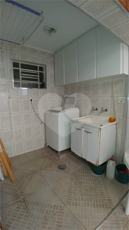 Sobrado a venda na Parada Inglesa. 3 quartos (1suíte), 3 vagas, quintal, churrasqueira. 