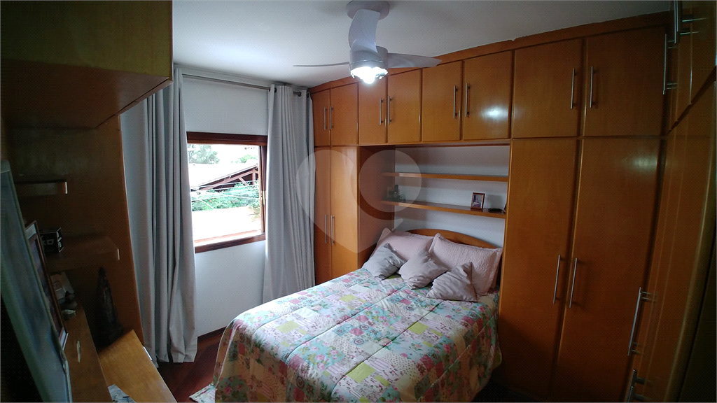 Sobrado a venda na Parada Inglesa. 3 quartos (1suíte), 3 vagas, quintal, churrasqueira. 