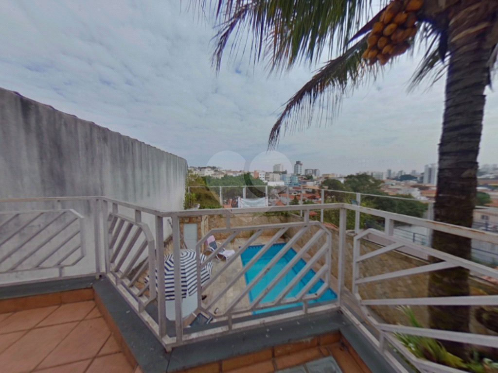 Sobrado próximo ao Metrô Parada Inglesa com piscina