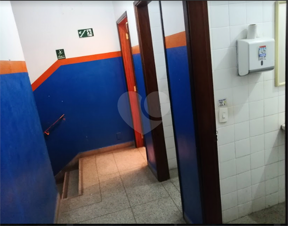 Bairro do Brás Prédio Inteiro à venda e locação com 6 Andares 1720 m² Térreo para Lojas!!