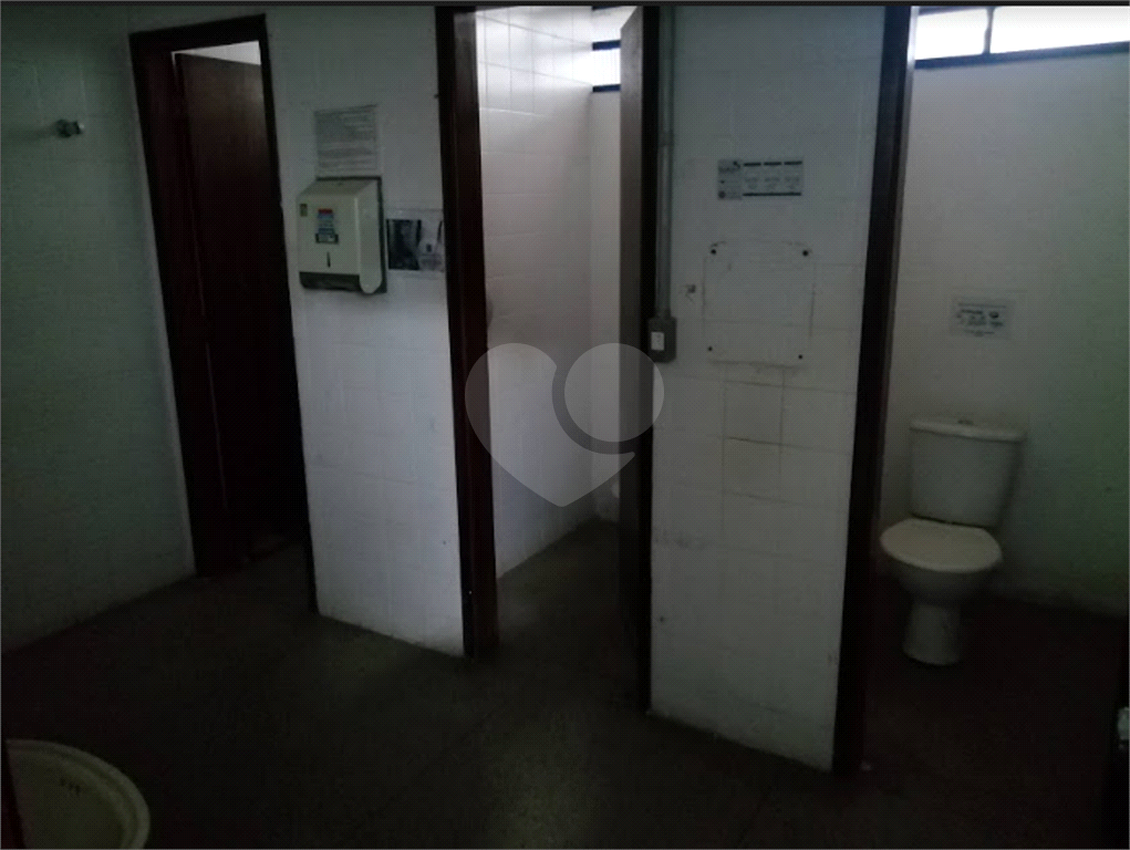 Bairro do Brás Prédio Inteiro à venda e locação com 6 Andares 1720 m² Térreo para Lojas!!