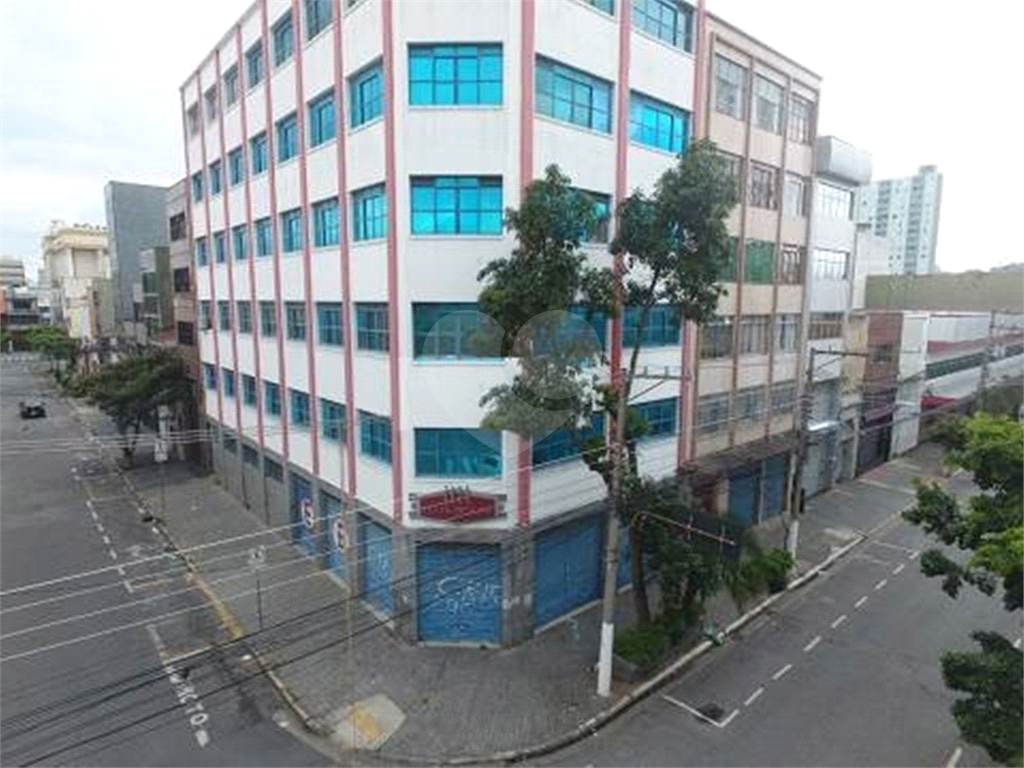 Bairro do Brás Prédio Inteiro à venda e locação com 6 Andares 1720 m² Térreo para Lojas!!