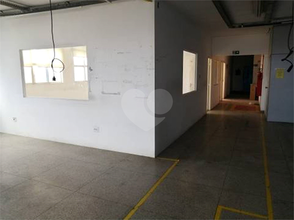Bairro do Brás Prédio Inteiro à venda e locação com 6 Andares 1720 m² Térreo para Lojas!!
