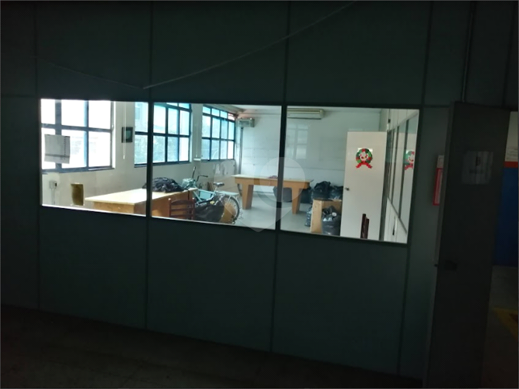 Bairro do Brás Prédio Inteiro à venda e locação com 6 Andares 1720 m² Térreo para Lojas!!