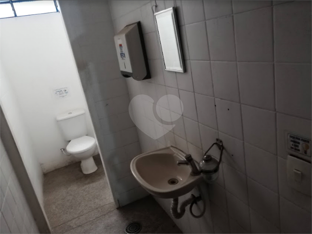 Bairro do Brás Prédio Inteiro à venda e locação com 6 Andares 1720 m² Térreo para Lojas!!