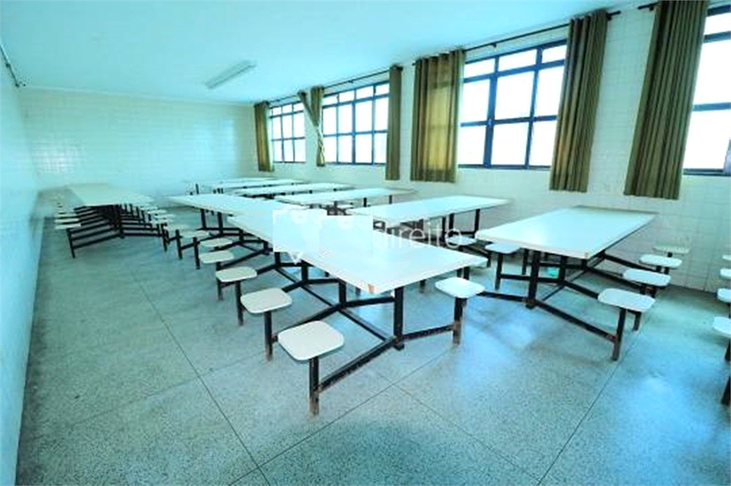 Bairro do Brás Prédio Inteiro à venda e locação com 6 Andares 1720 m² Térreo para Lojas!!