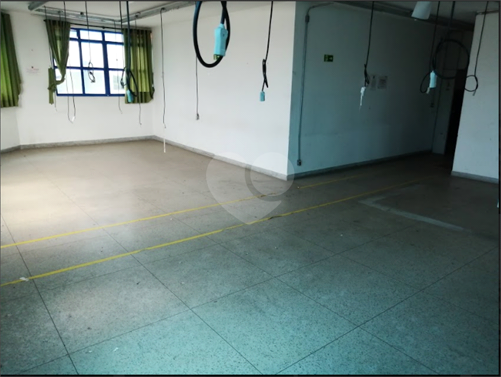 Bairro do Brás Prédio Inteiro à venda e locação com 6 Andares 1720 m² Térreo para Lojas!!