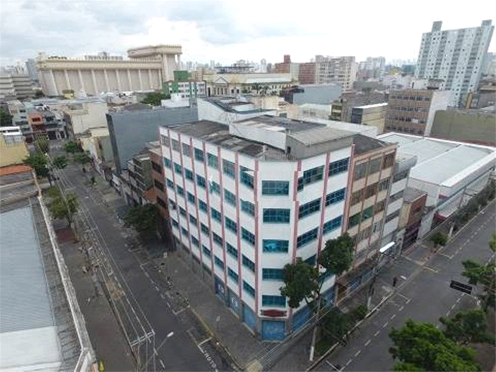 Bairro do Brás Prédio Inteiro à venda e locação com 6 Andares 1720 m² Térreo para Lojas!!
