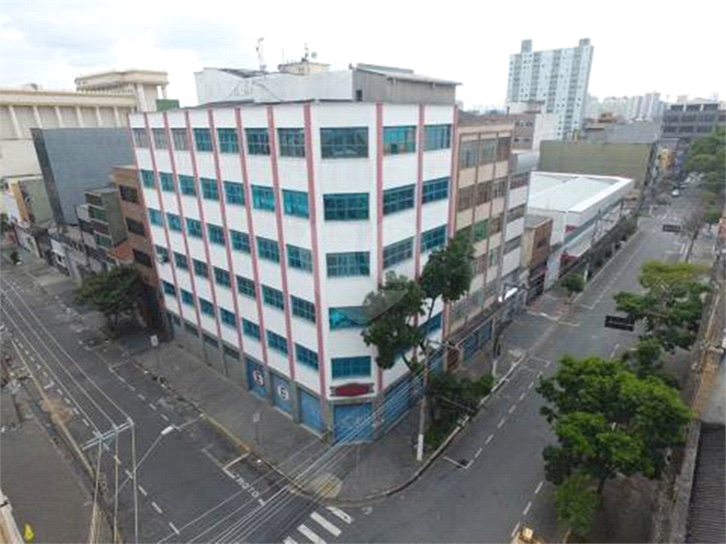 Bairro do Brás Prédio Inteiro à venda e locação com 6 Andares 1720 m² Térreo para Lojas!!