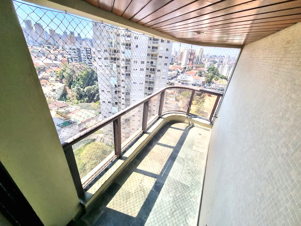 Apartamento localizado em Santana, bairro nobre da Zona Norte de São Paulo.