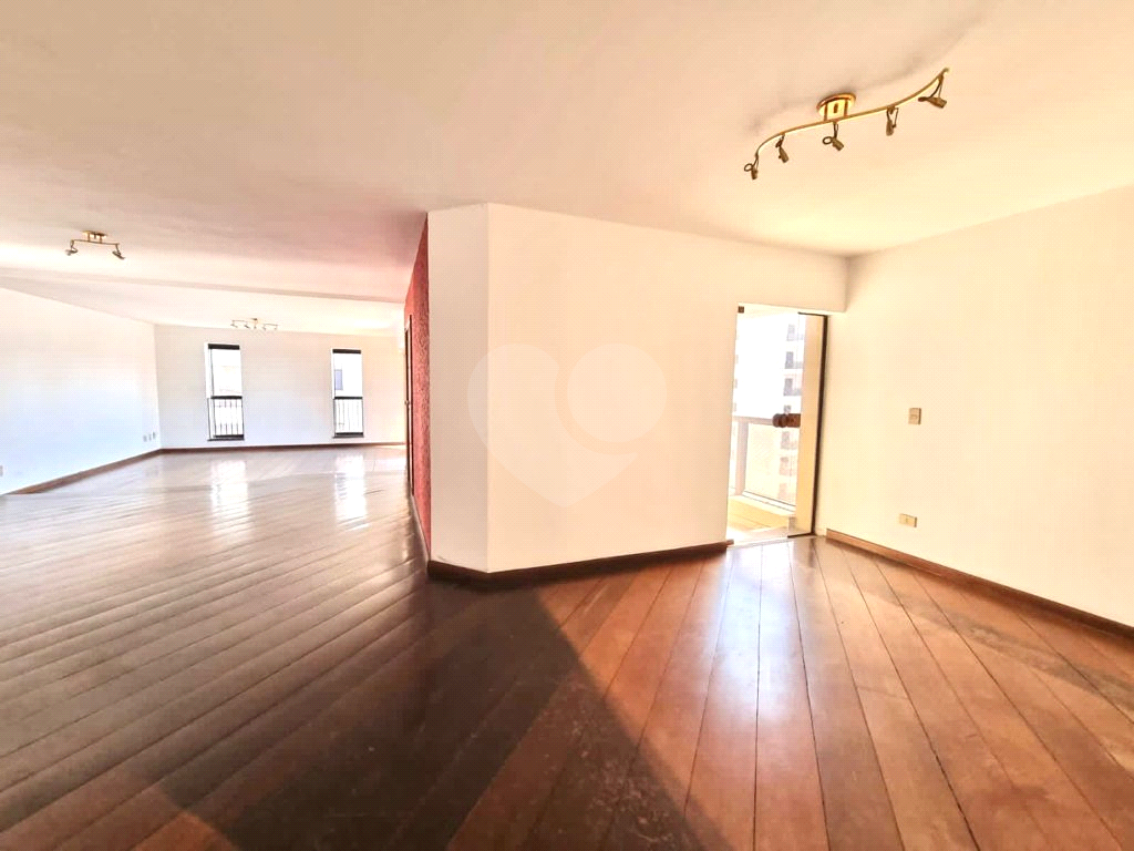 Apartamento localizado em Santana, bairro nobre da Zona Norte de São Paulo.